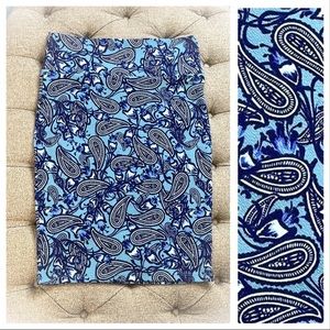 💕Beautiful Blue Paisley Lularoe Cassie Pencil Skirt💕